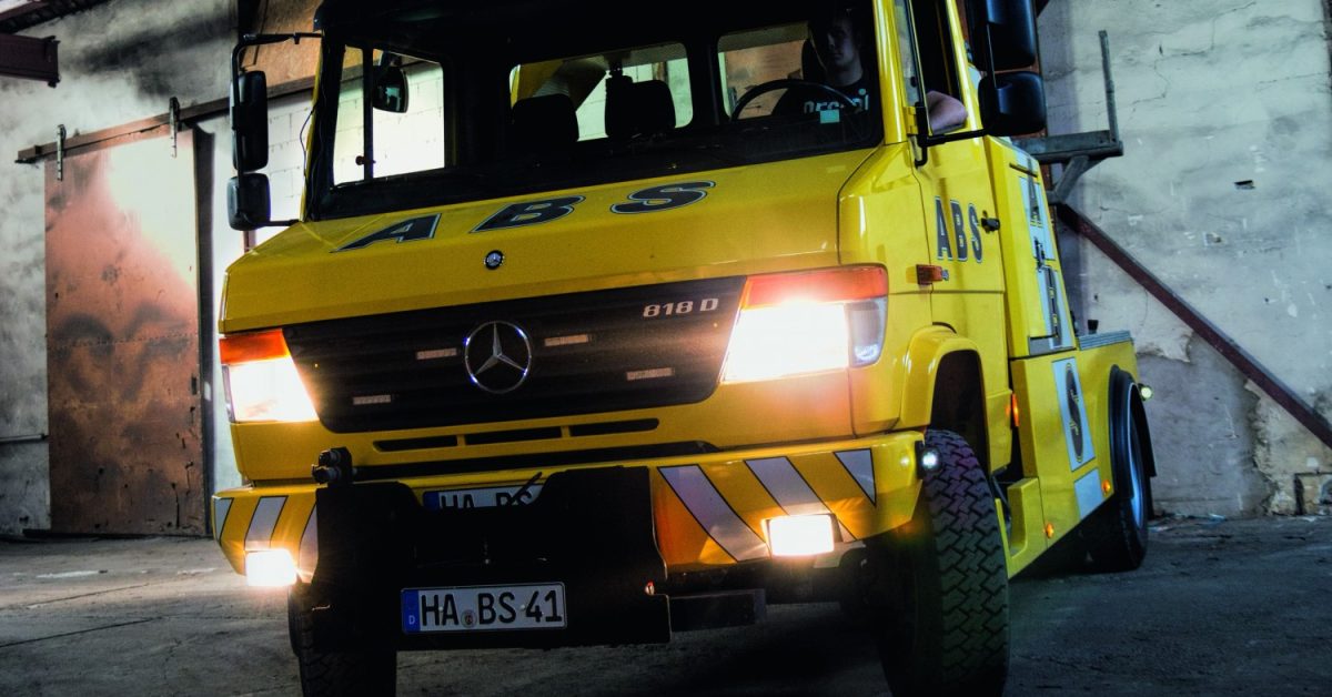 HELLA - Die redaktionelle Planung für Herbst-und Winterthemen hat begonnen: Zur dunklen Jahrezeit benötigen die Redaktionen rechtzeitig neue interessante Themen rund um die Fahrzeugbeleuchtung, Umbereifung und Verkehrssicherheit. Foto: HELLA / TRD mobil