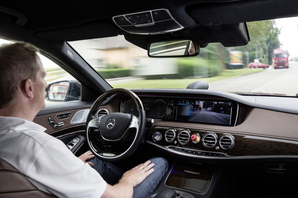 Die deutsche Politik will jetzt die rechtlichen Grundlagen für das autonome Autofahren schaffen.