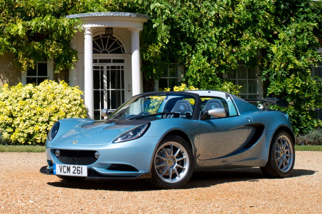 899 Kilo Gewicht und 246 PS: Das Rezept für Sportlichkeit ist einfach und funktioniert. In 4,3 Sekunden auf 100 km/h sprintet das Leichtgewicht auf Tempo 100. Foto Lotus Cars LTD/TRD mobil