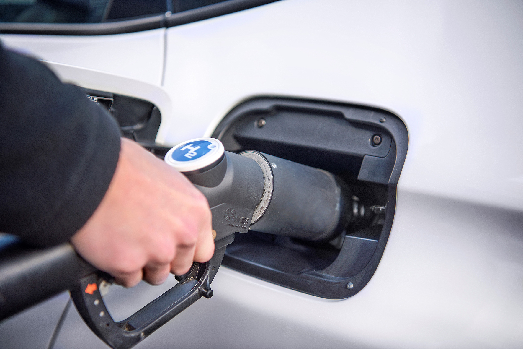 Drei Minuten zum Verweilen: Wenn die Station funktioniert, sind nach dieser Zeit fünf Kilogramm Wasserstoff getankt. © Honda /TRD mobil