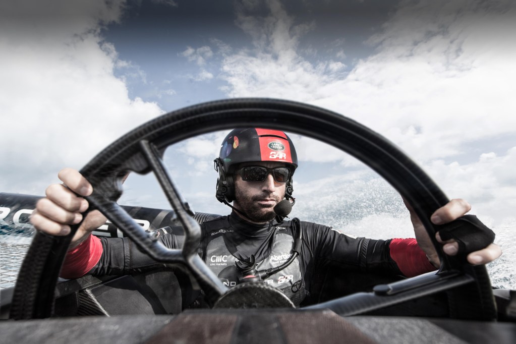 teuermann: Sir Ben Ainslie führt sein Team Land Rover BAR beim America's Cup. © Jaguar Land Rover / TRD