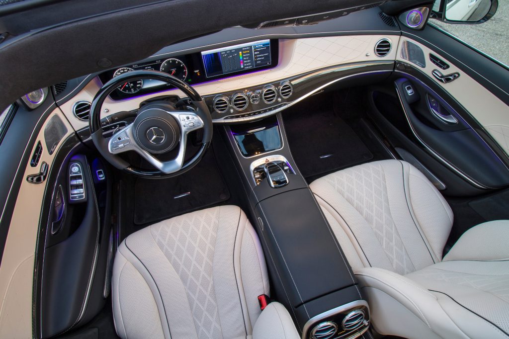 In der S-Klasse werden mit feinsten Materialien und hoher Bedienungsfreundlichkeit verwöhnt. © Daimler / TRD Auto