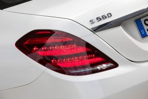 Der S 560 wird von einem famosen V8-Aggregat in Schwung gebracht. © Daimler 