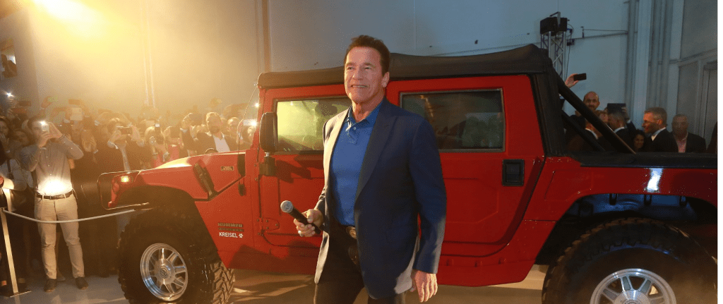 Arnold Schwarenegger im E-Hammer