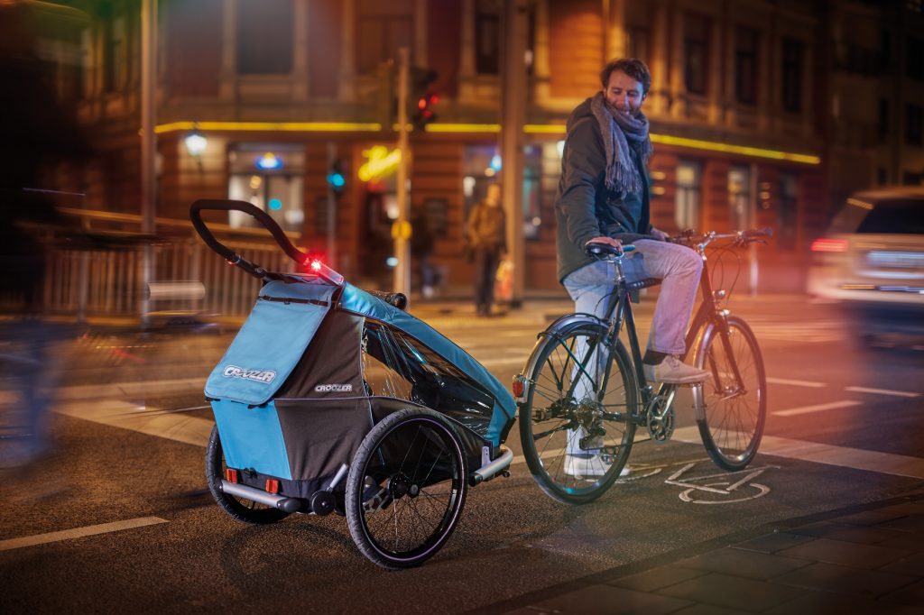 Blinkende Front- und Rückleuchten am Rad bleiben weiter verboten. Sie dürfen nur als Zusatzleuchten am Körper getragen werden.