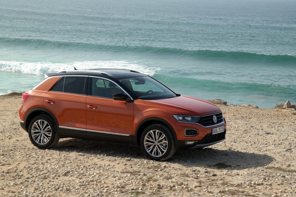 Schwarzes Dach, orange Karosserie: Beim neuen T-Roc setzt VW voll auf Farbe. © Rudolf Huber/mid / TRD