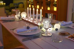 Lange bleiben diese Teller nicht leer. Das Resultat kann dann ein viel zu voller Magen sein. © KlausHausmann / Pixabay.com / CC0 / TRD Blog