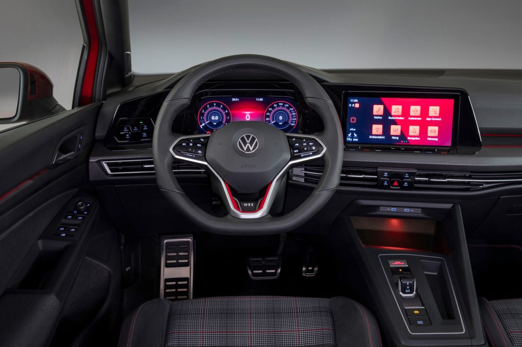 Das Cockpit im neuen Golf GTI