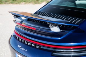 Der ausfahrbare Heckfügel des Turbo S-Modells 