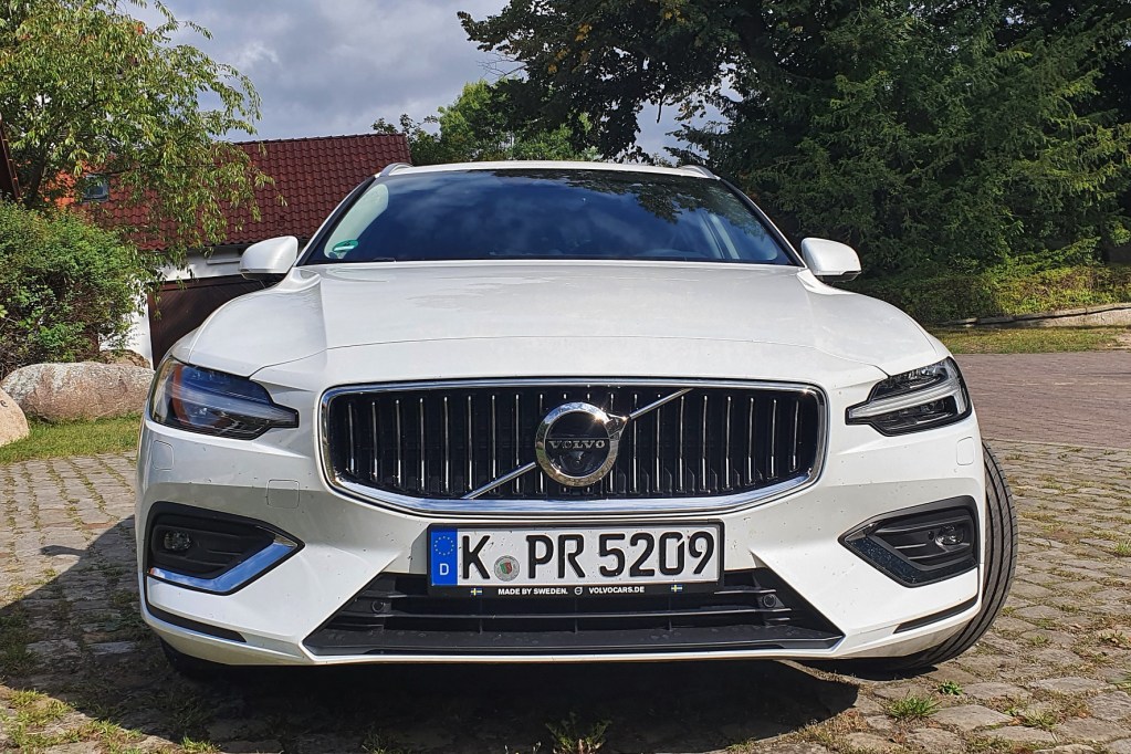Auch mit dem V60 in seiner zweiten Generation setzt Volvo die Tradition fort, als Autobauer den Menschen, die Sicherheit und die Werte der Natur zu fokussieren