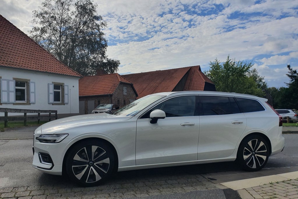 Der V60 fährt nicht einfach nur los. Nein, er gleitet.