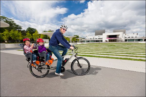 So hat jeder seine Last zu tragen. Eines steht aber in jedem Fall fest: Lasten-Fahrräder in Deutschland liegen voll im Trend. © www.pd-f.de_r-m 