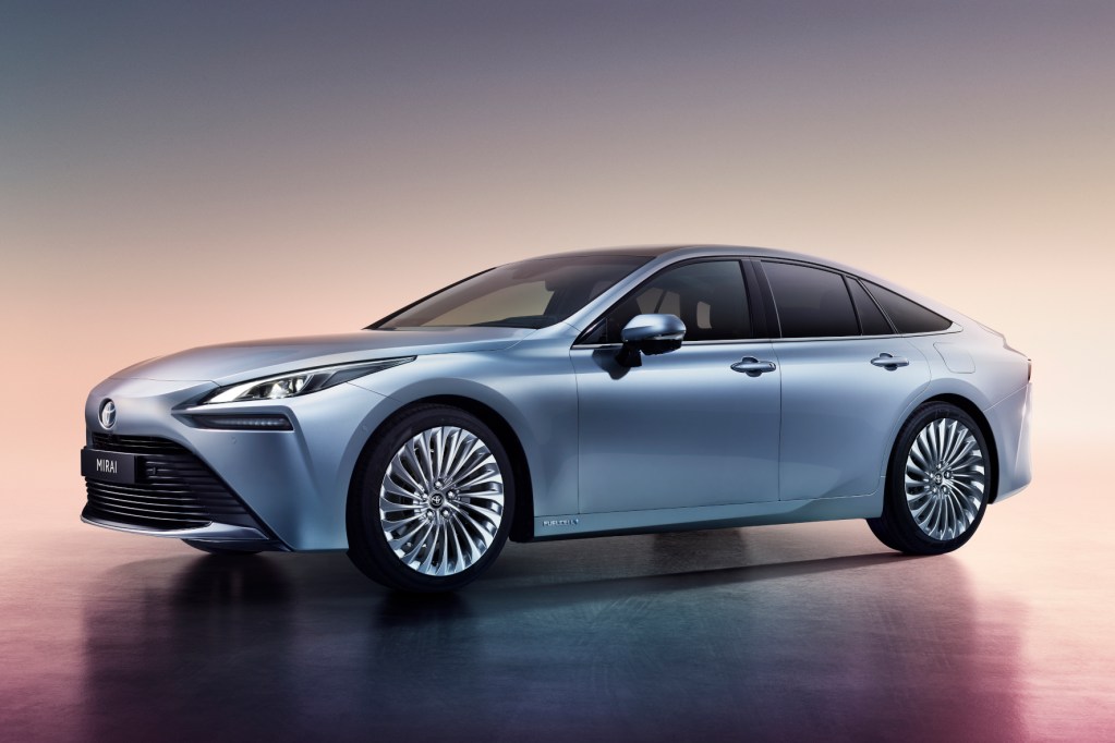 Imposanter Eindruck: Der neue Mirai wirkt elegant und dynamisch. © Toyota / trd mobil