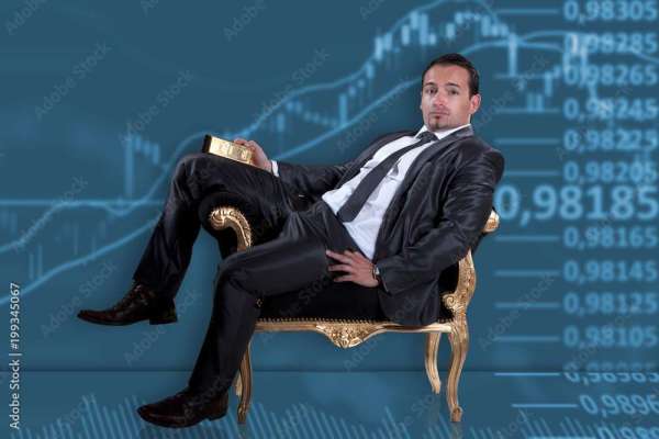 Businessmann mit Börsen Hintergrund Cool mit Goldbarren Porträt