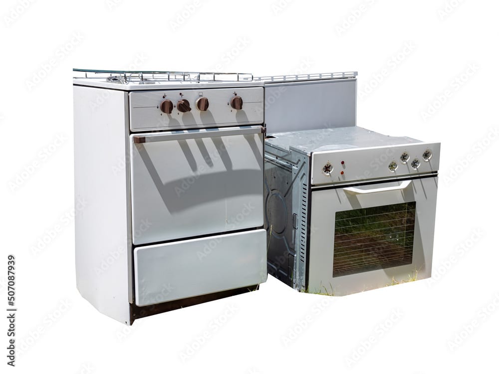 Alter Elektroherd isoliert auf weißen Hintergrund