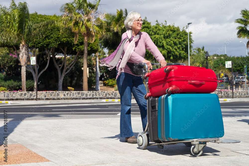 Reisende Seniorin