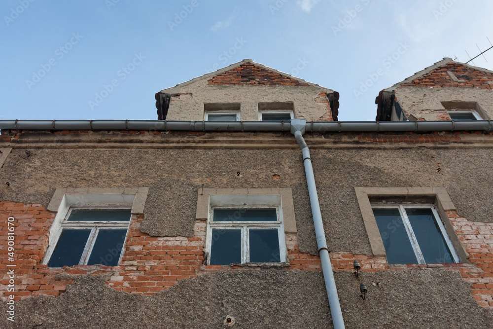 verfallener Altbau in ostdeutscher Stadt, Weißenfels